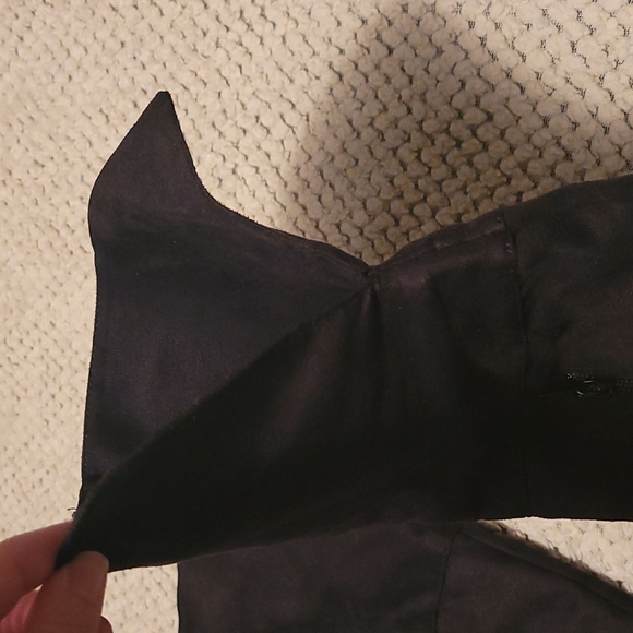 Black over the knee boots - Picture 7 of 9